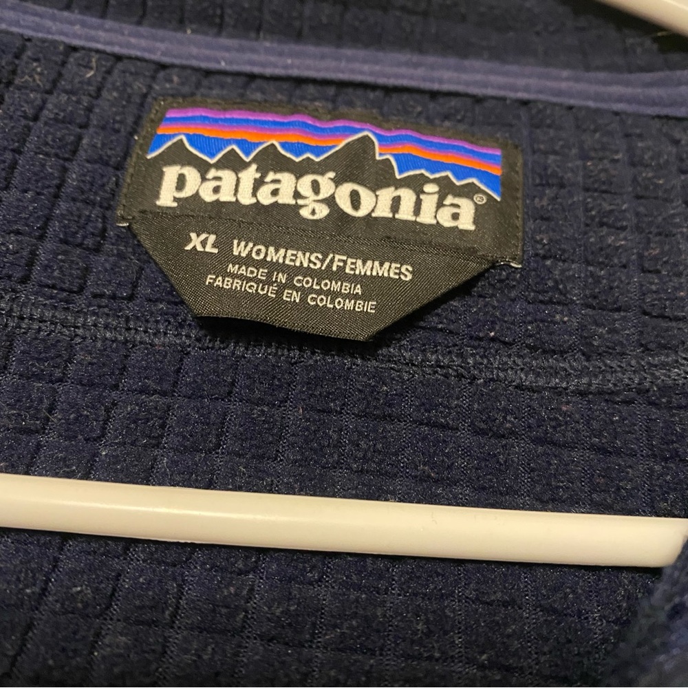 R1 Fleece - Picture 2 of 5